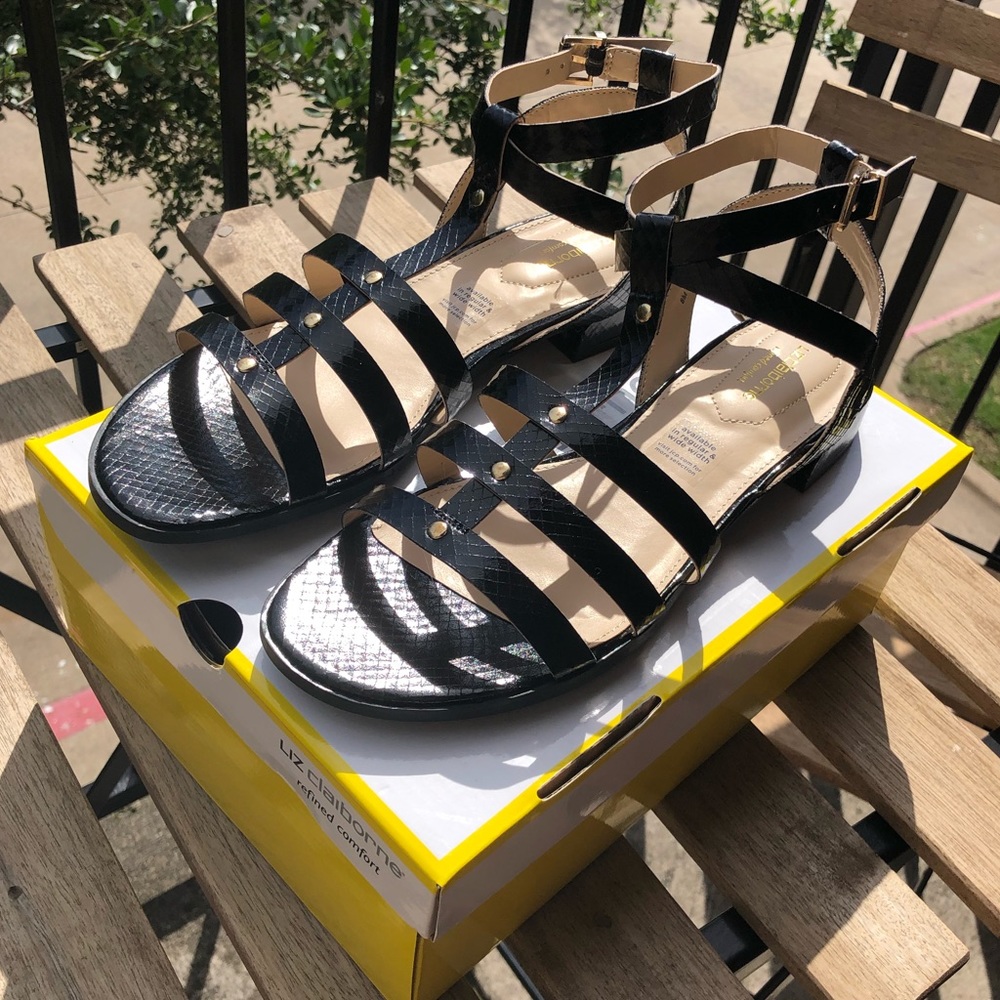SIZE 8 Liz Claiborne Black Sandals